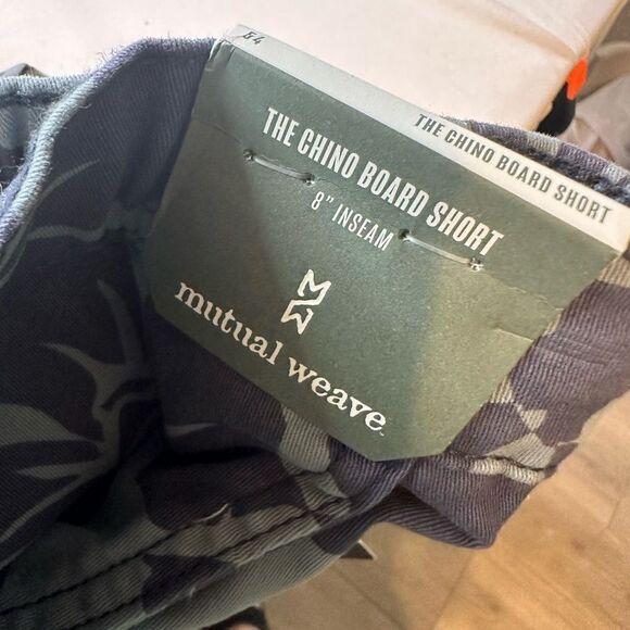 NWT Mutual Weave Big & Tall Chino Board 8” Short Green Hibiscus Print - Size 54 - Picture 6 of 9